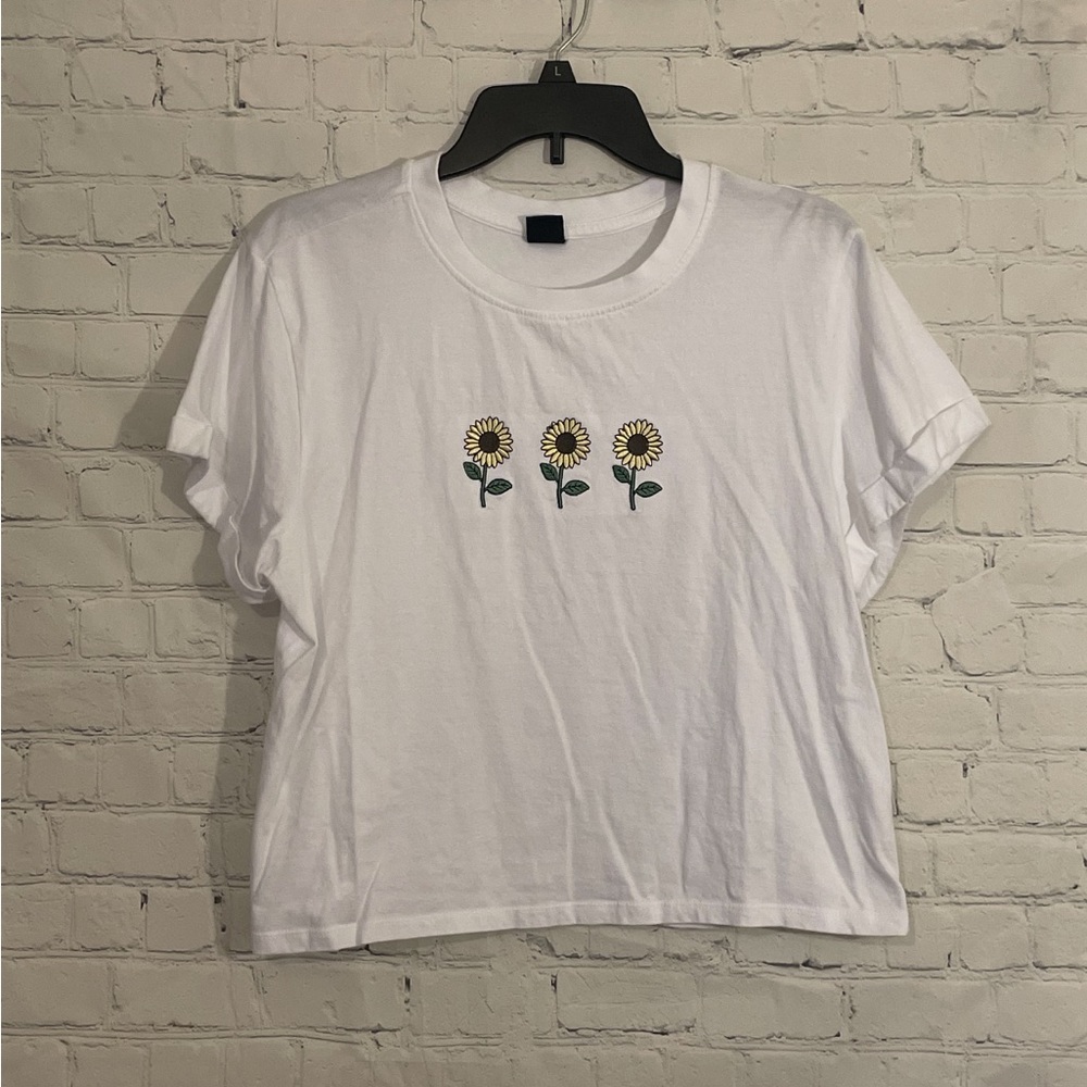 Vibe N’ sunflowers crop tee